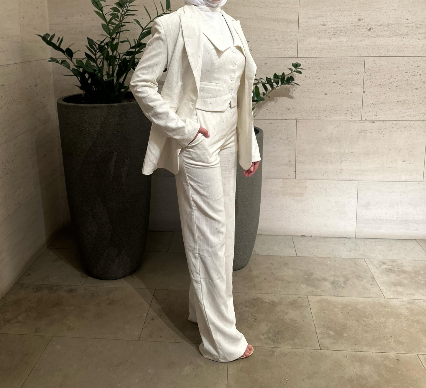 Sparkling off-white linen set 🤍