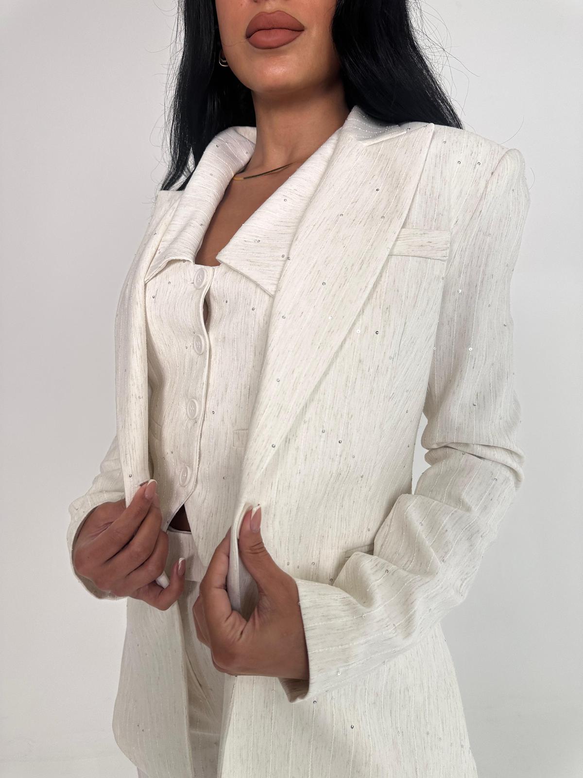 Sparkling off-white linen set 🤍