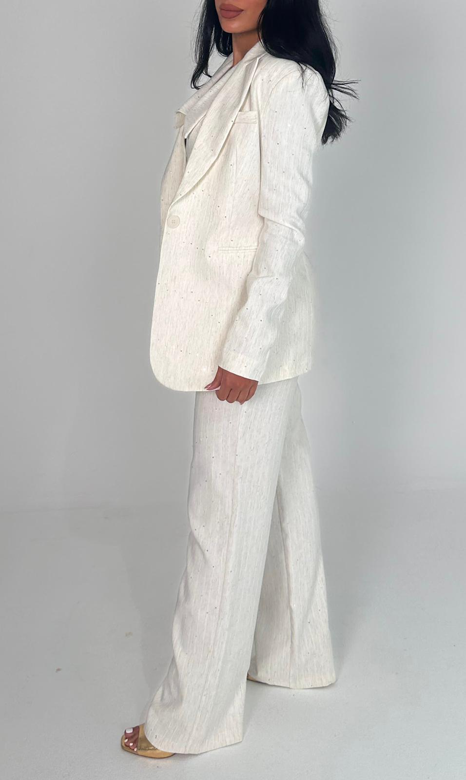 Sparkling off-white linen set 🤍